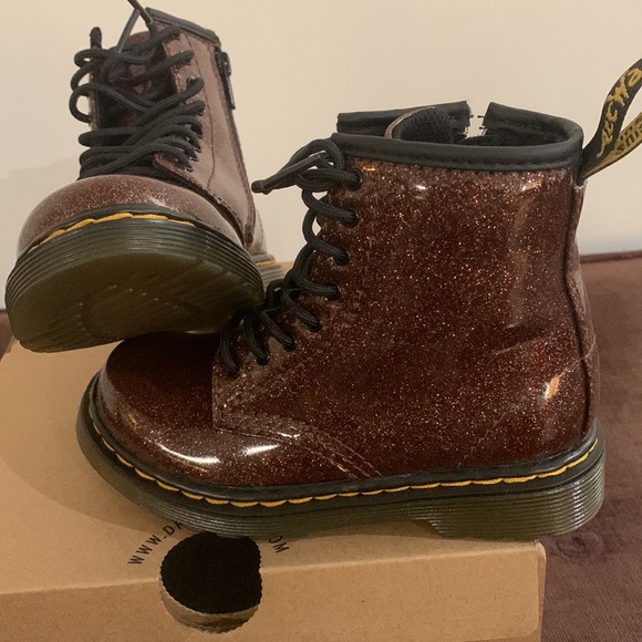 Dr. Martens for little girl - Picture 3 of 5